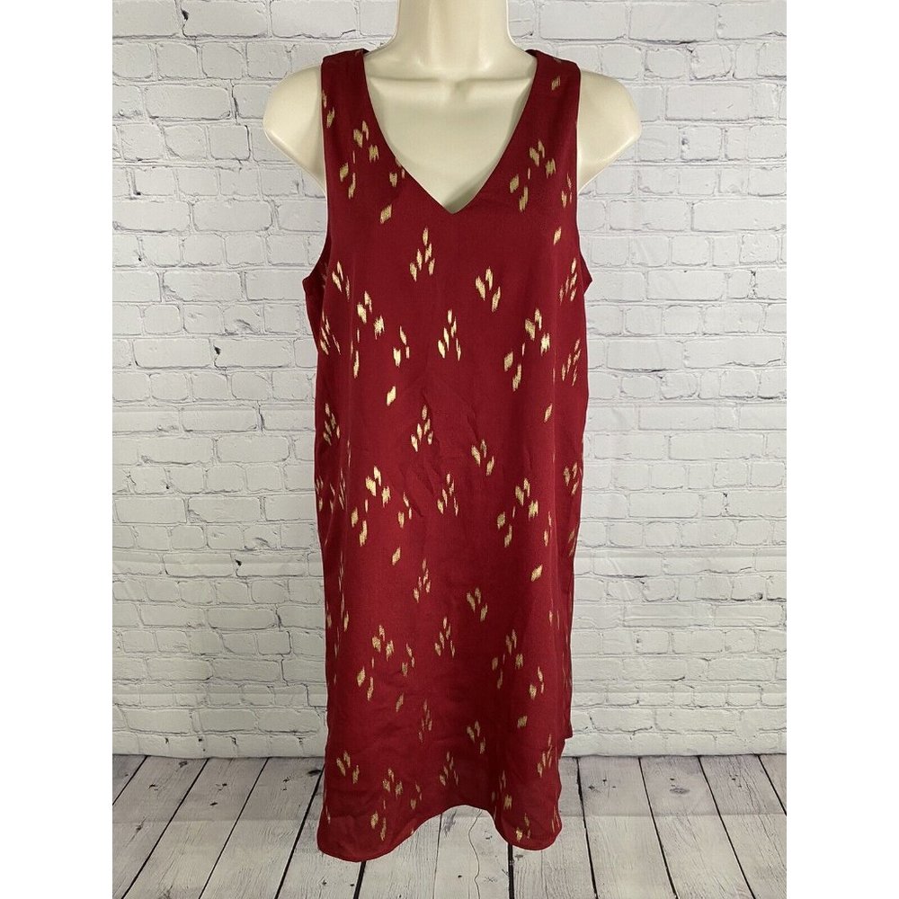 Everly Red Gold V Neck Pullover Sleeveless Lined Knee Length Shift Dress S